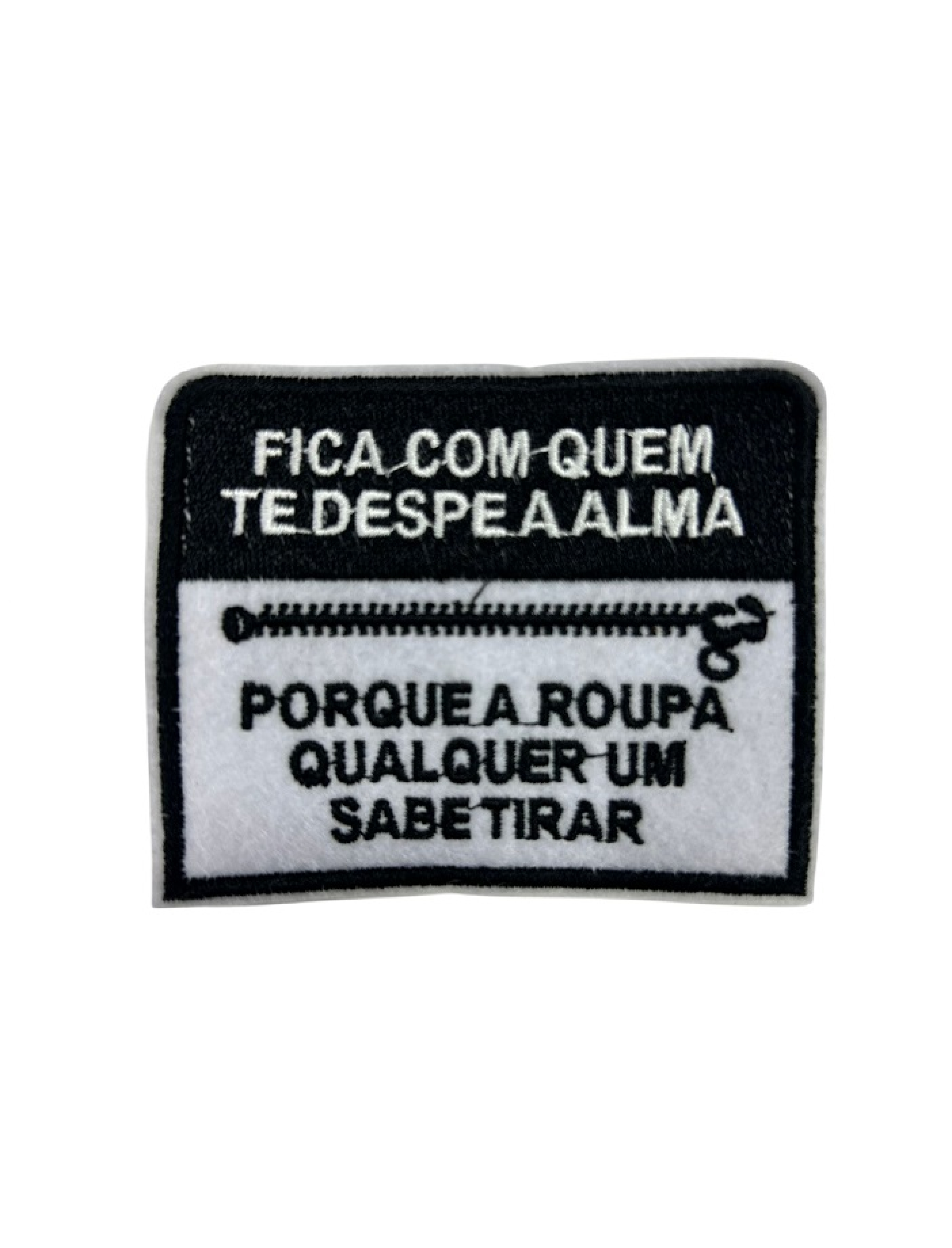 Fica com quem te despe a alma 